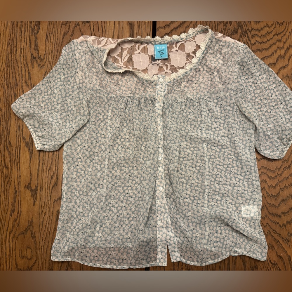 h.i.p. White and Gray Lace Top 00s Y2K crop blouse chiffon
